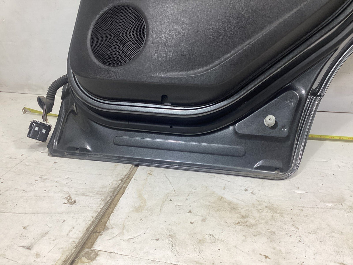 2013-2019 FORD ESCAPE REAR RIGHT PASSENGER SIDE COMLETE DOOR W/ DOOR PANEL OEM.