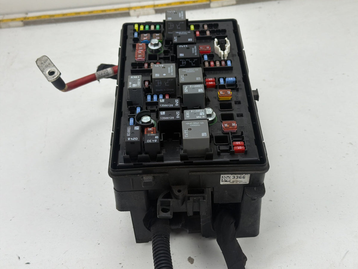 2011-2016 Chevrolet Cruze Engine Bay Power Fuse Box Relay Block 42353366 OEM