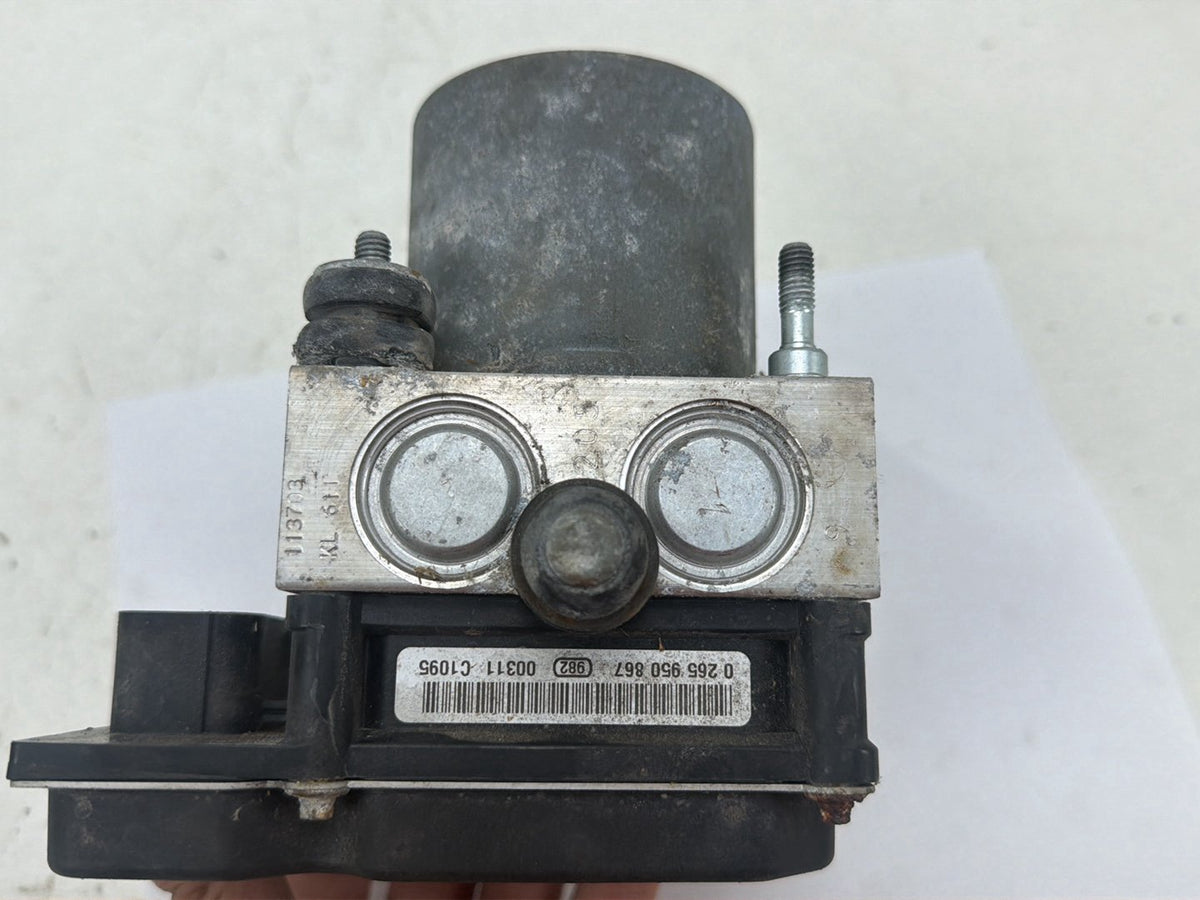 2009-2011 GMC Acadia Front Engine Compartment Anti-Lock Brake ABS Pump Unit OEM