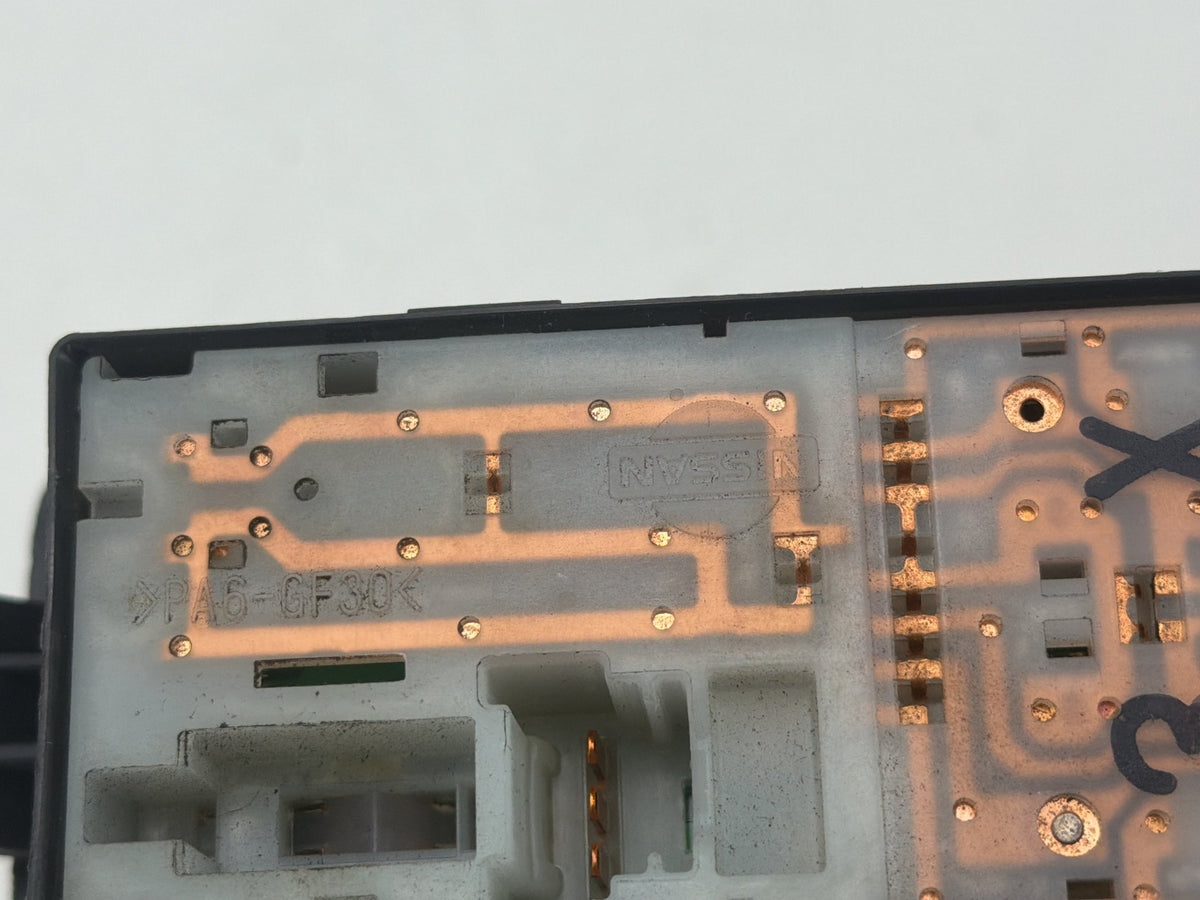 2010-2013 Nissan Qashqai Front Left Driver Side Master Power Window Switch OEM