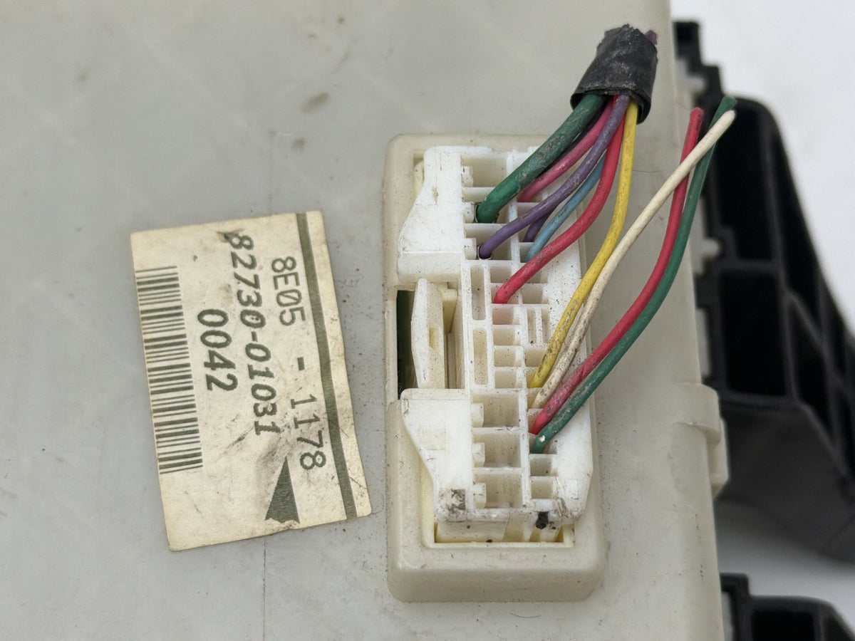 2009-2010 Pontiac Vibe Interior Cabin Fuse Box Relay Block 82730-01031 OEM
