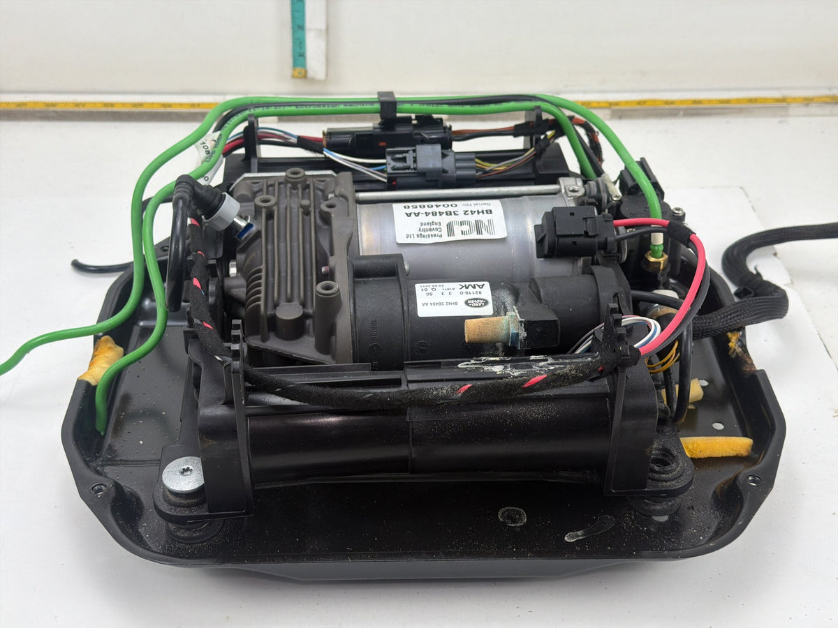 2010-2012 Land Rover Range Rover L322 Air Ride Suspension Compressor Pump OEM
