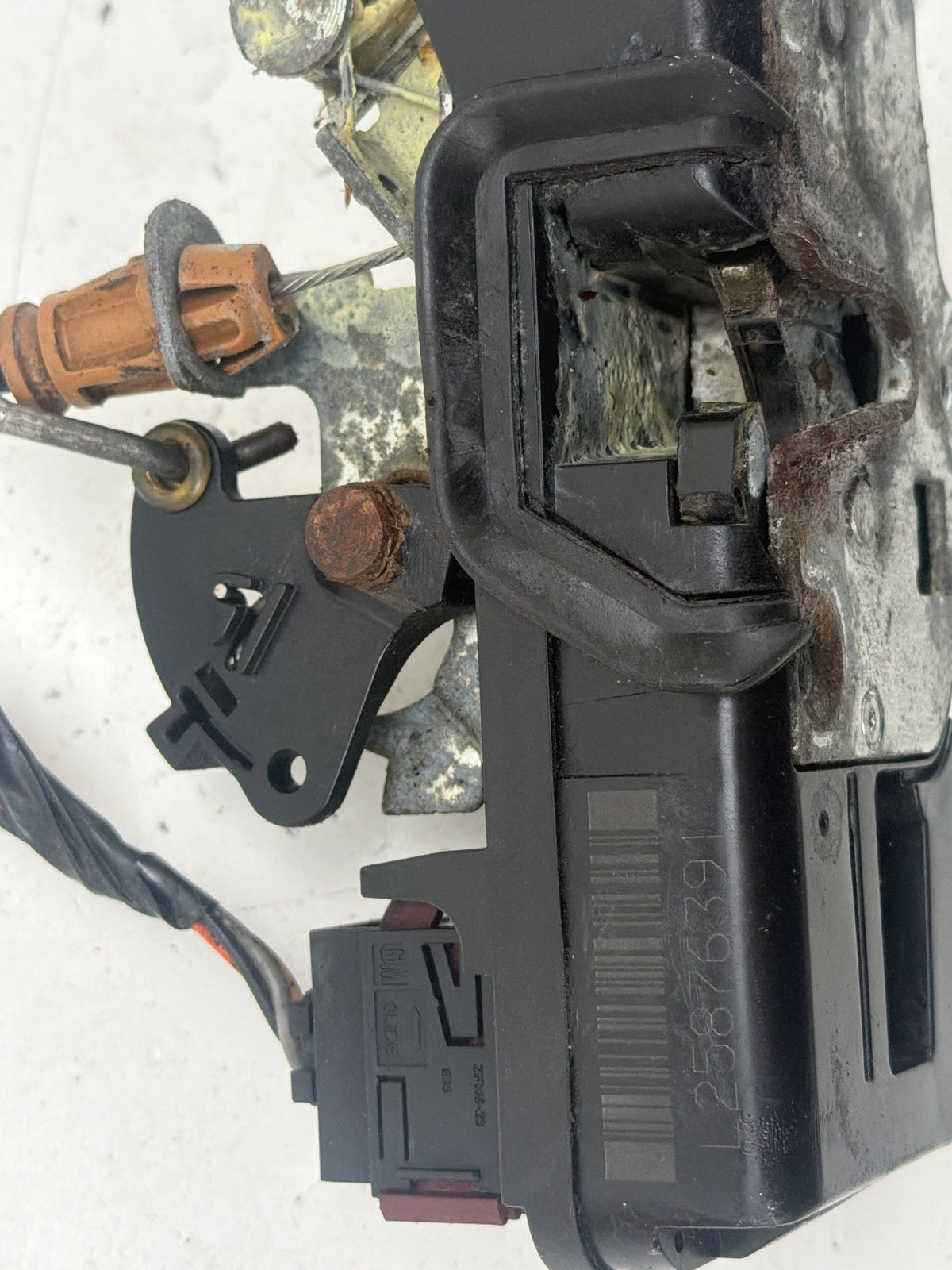 2007-2014 GMC DENALI GMT900 Rear Left Driver Side Power Door Lock Actuator OEM