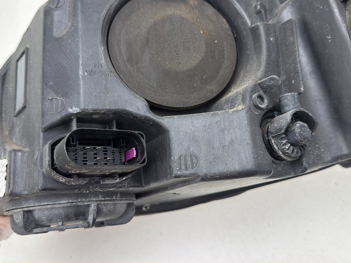 2012-2014 Ford Focus MK2-Front Right Passenger Headlight BM51-13W029-F OEM