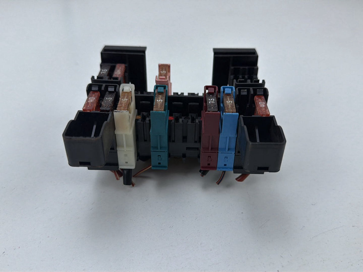 2007-2013 Mercedes-Benz S-Class 550 W221 Fuse Box PN: A2215450701 OEM