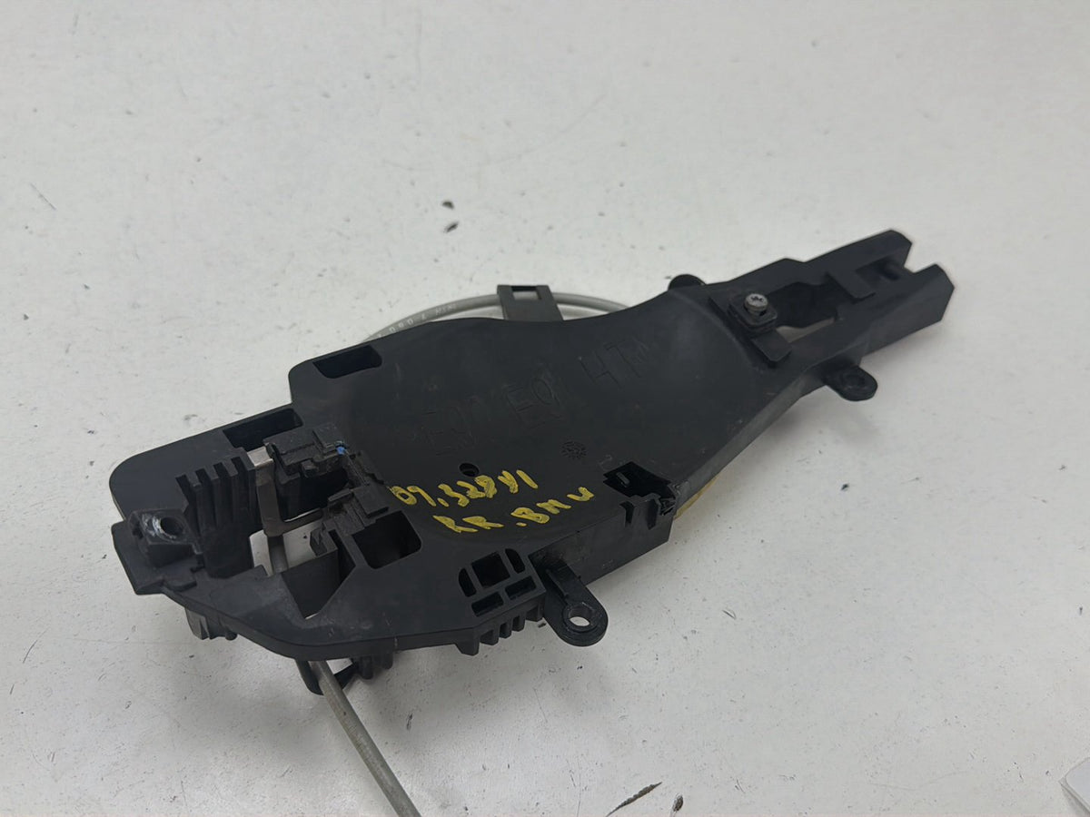 2007-2008 BMW 328xi Rear Right Side Outer Door Handle Carrier Bracket OEM