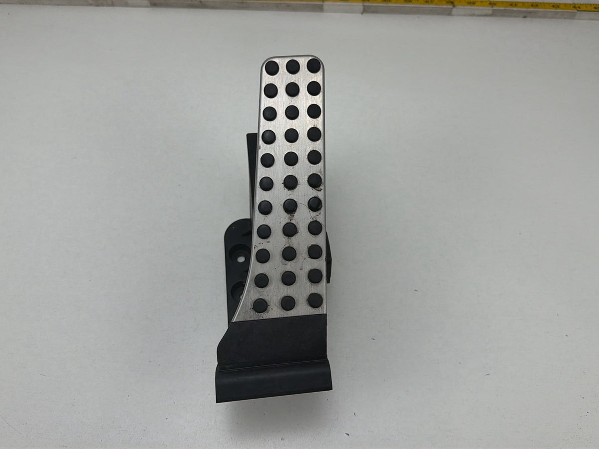 2010-2014 Mercedes-Benz E-Class-Gas Pedal Accelerator Throttle A2043001204 OEM