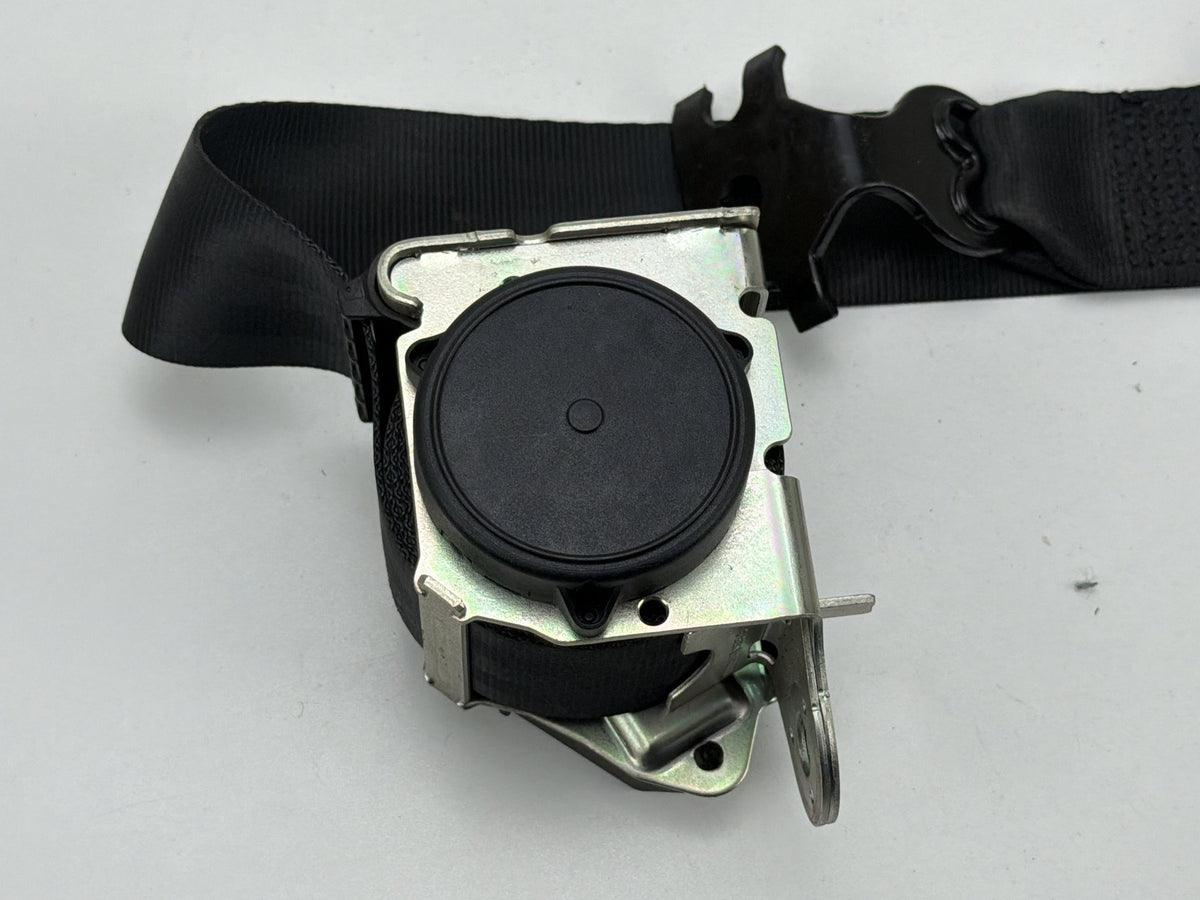 2014-2021 Maserati Quattroporte Rear Middle Seat Belt Retractor Assembly OEM