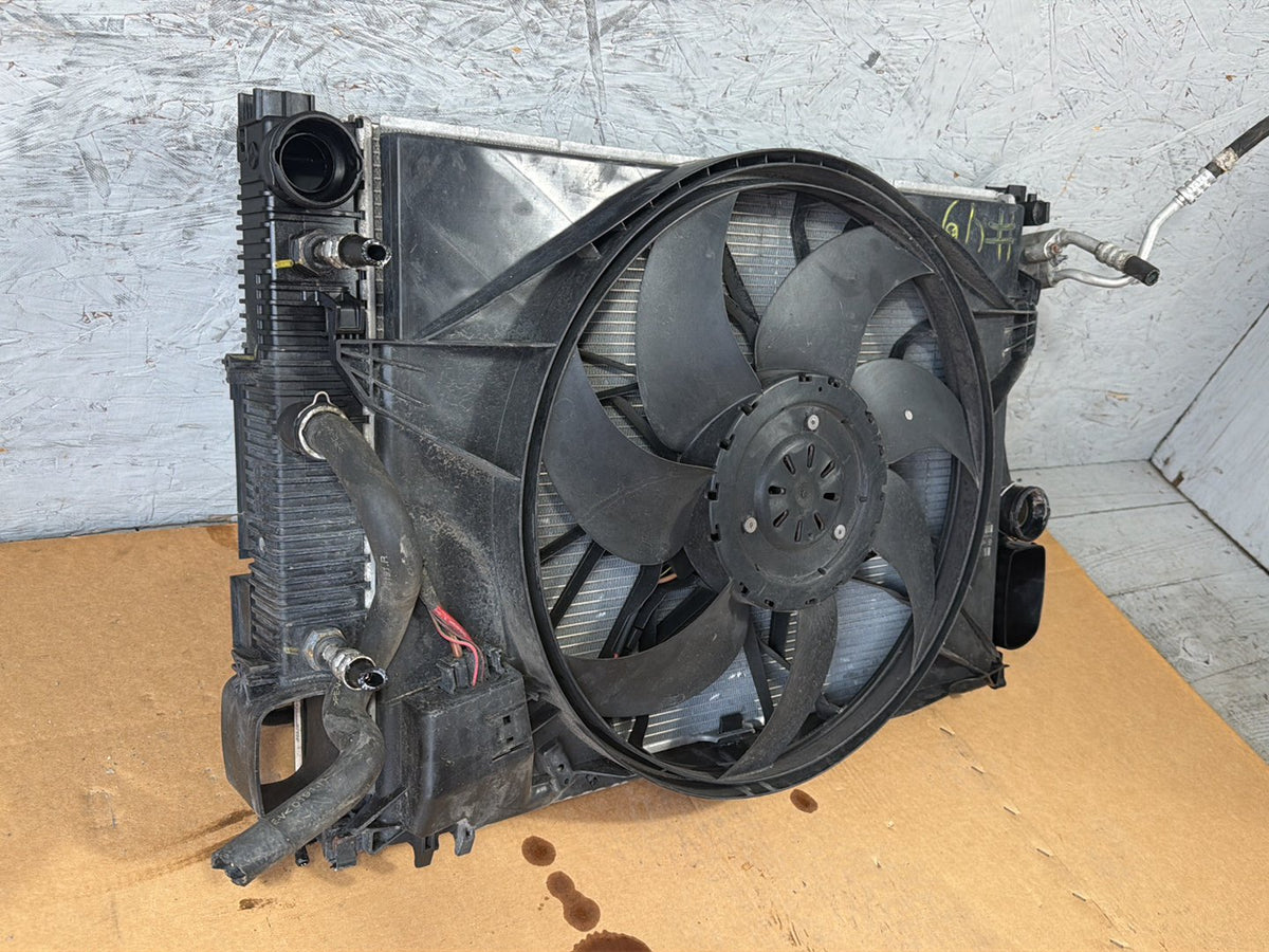 2007-2013 Mercedes-Benz S500 W221 Engine Radiator w/ Cooling Fan A2215000993 OEM