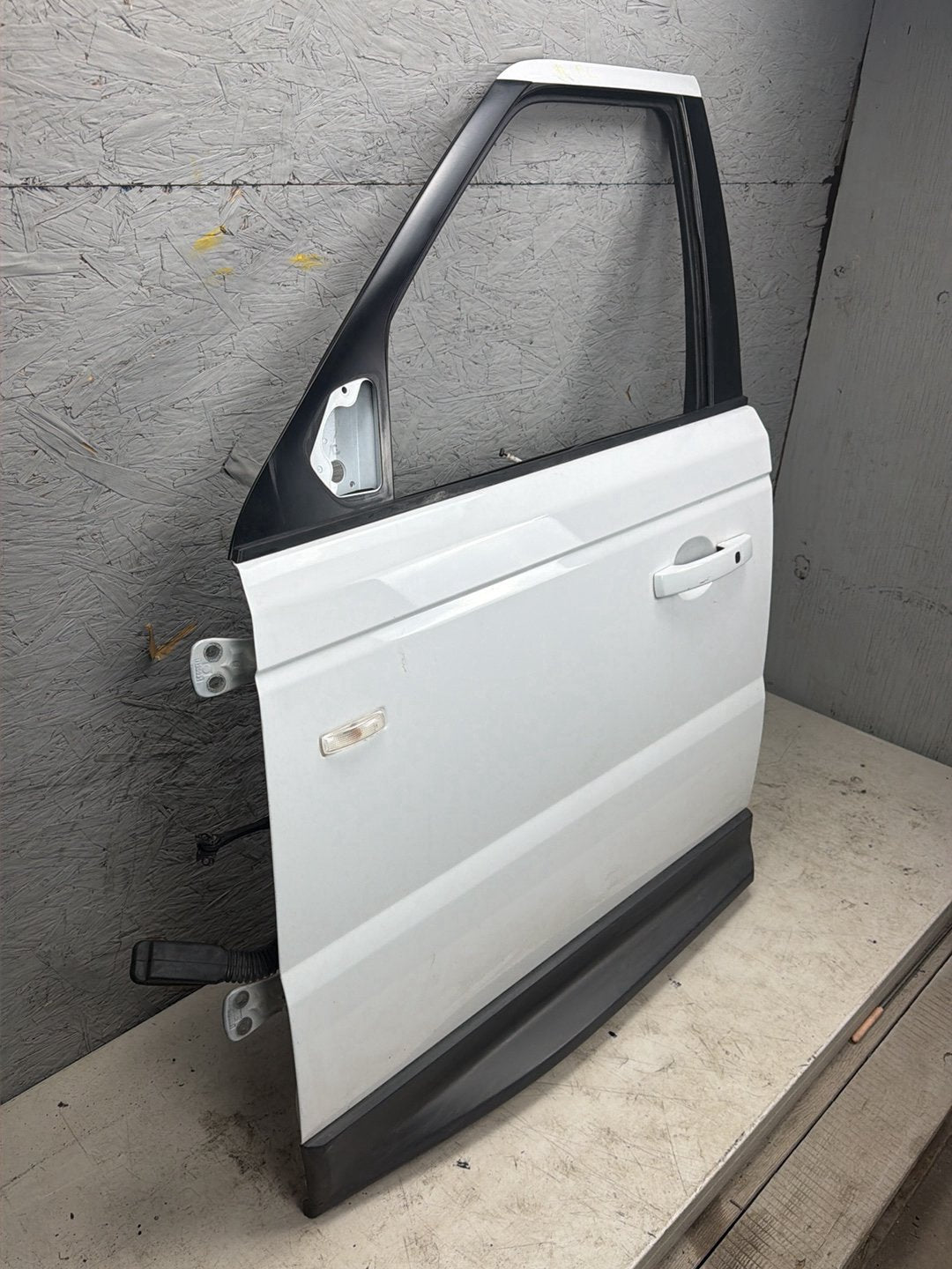 2010-2013 Land Rover Range Rover Sport Left Front Driver Side Door Shell OEM