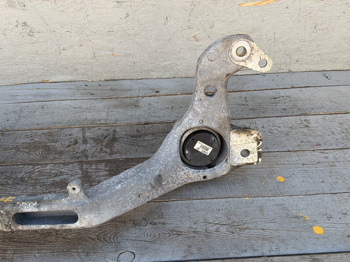 2003-2006 Porsche Cayenne Engine Support Mount Frame Crossmembers 7L0199207 OEM