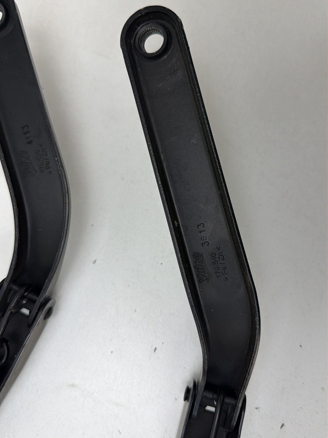 2014-2018 BMW X1 E84- Front Windshield Left & Right Wiper Arm 1785403813 OEM