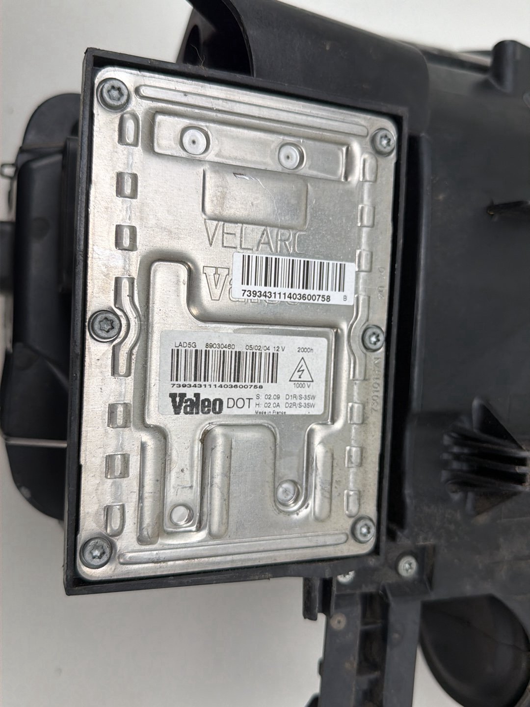 2004 Porsche Cayenne 9PA SUV Right Headlamp 89307745 OEM