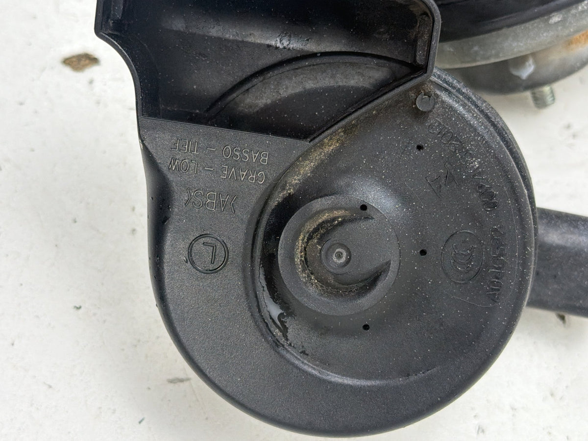 2015-2020 Audi A3 Front Dual High Low Tone Warning Horn Assembly 5Q0951221 OEM