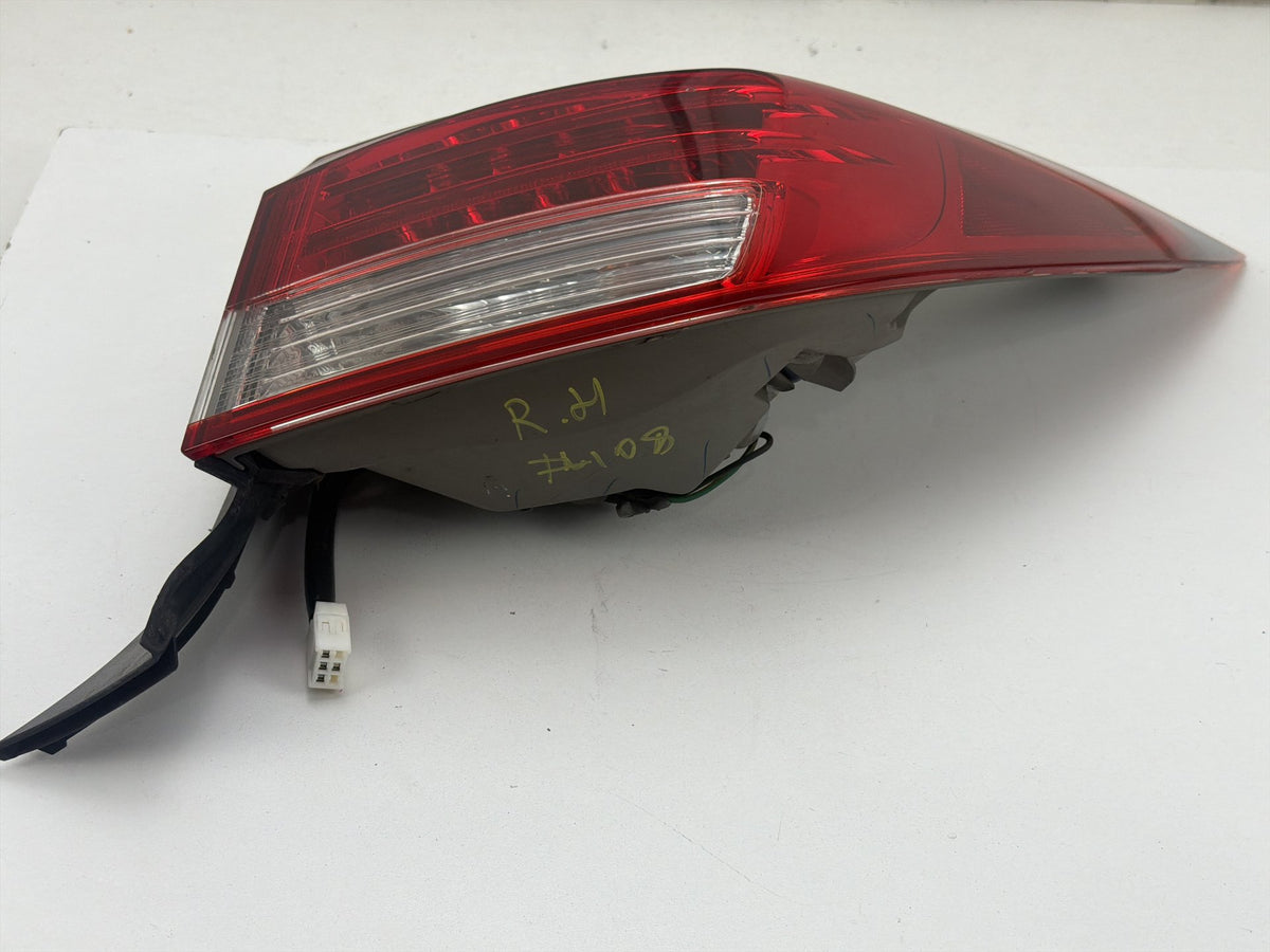 2010-2015 Lexus IS250C Convertible Right Passenger Side Outer Tail Light OEM