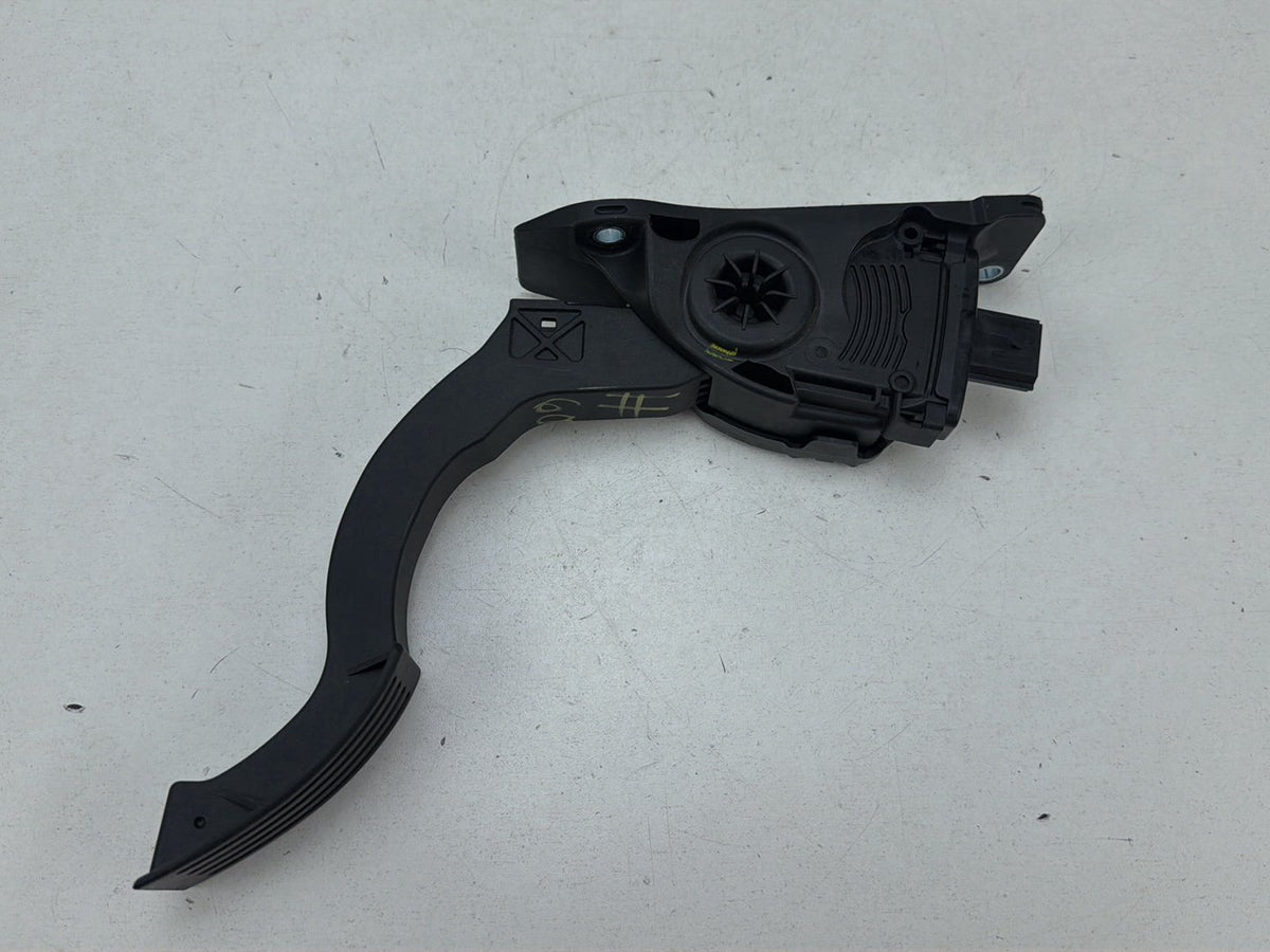 2012-2014 Ford Focus MK2 Gas Accelerator Pedal Assembly BV619F836AB OEM