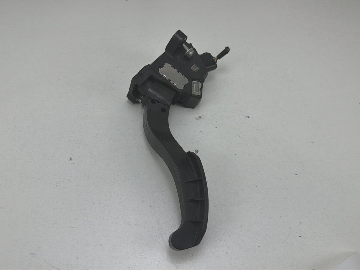 2009-2010 Pontiac Vibe Accelerator Gas Pedal 78110-08010 OEM