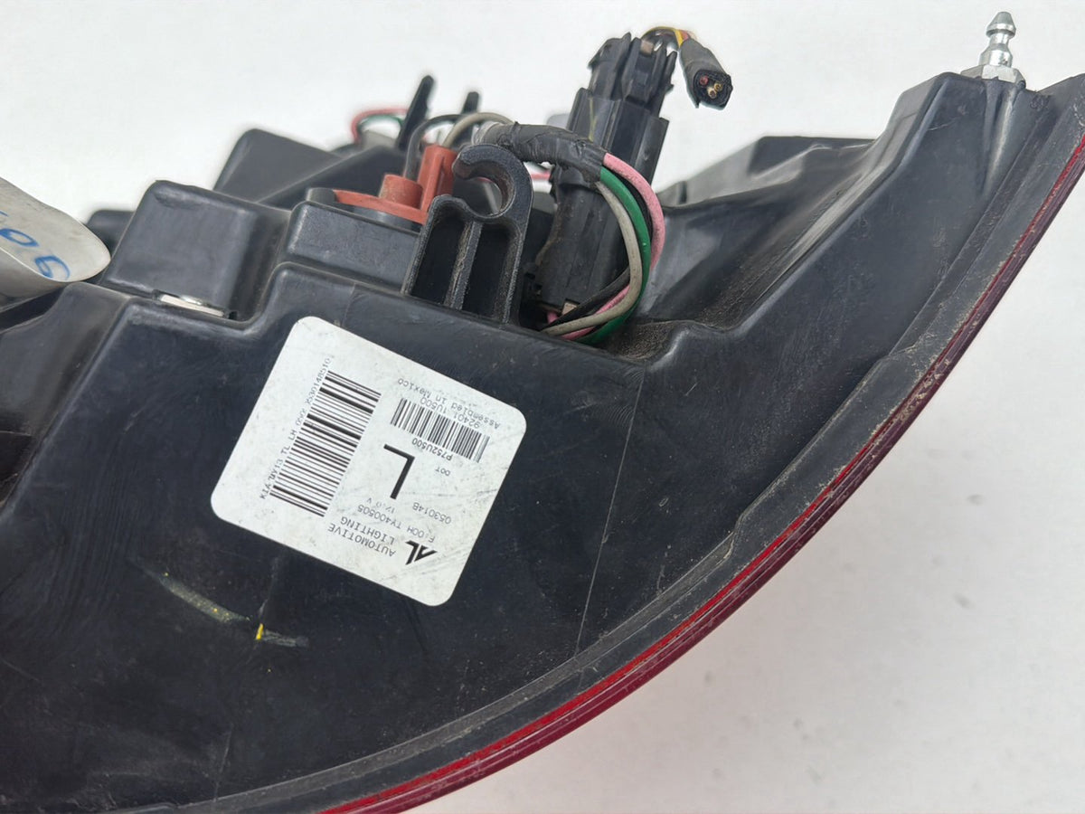 2014-2015 Kia Sorento Rear Left Side Outer Tail Light 924011U500 OEM
