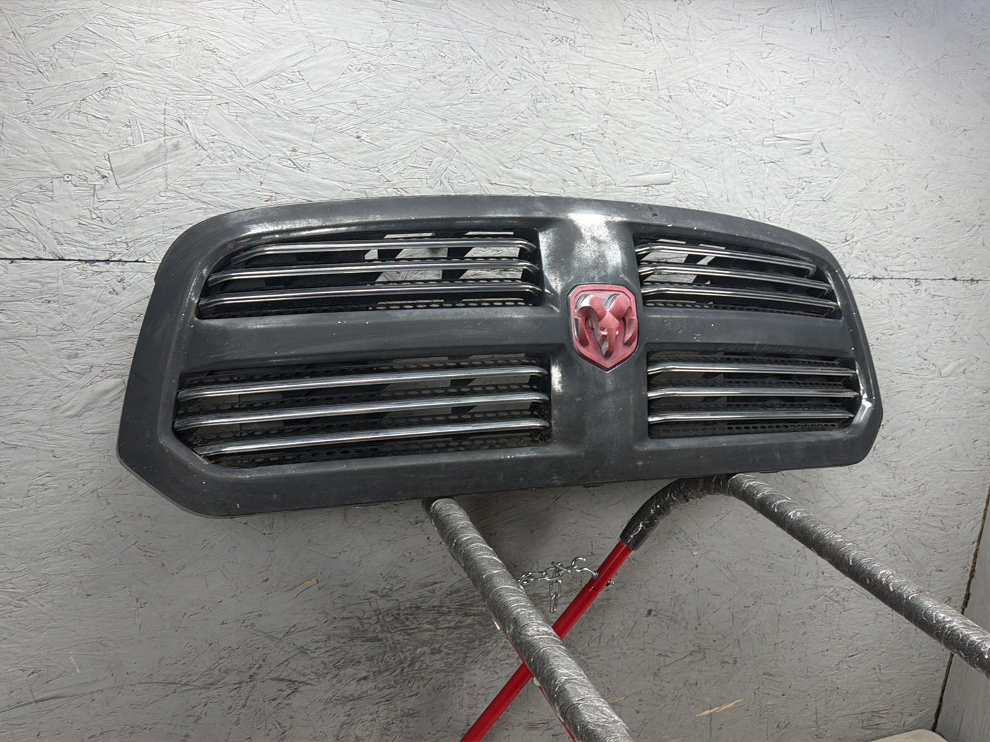 2013-2018 Ram 1500 Front Radiator Grille Insert 13DSSB3010AC OEM