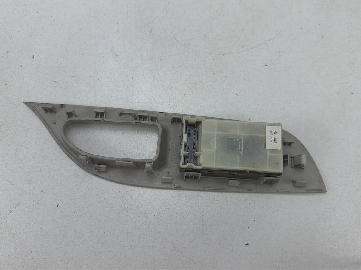 2008-2013 Infiniti G37 Rear Left Driver Side Power Window Switch 25431JK40D OEM