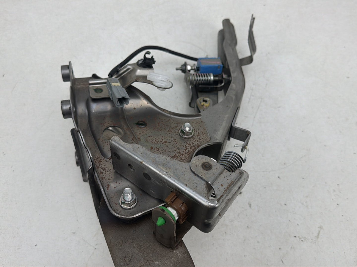 2017-2018 Toyota Sienna L30 - Brake Foot Pedal Assembly