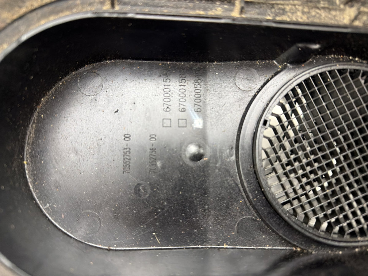2014-2018 Maserati Quattroporte Left Air Intake Cleaner Filter Housing Box OEM