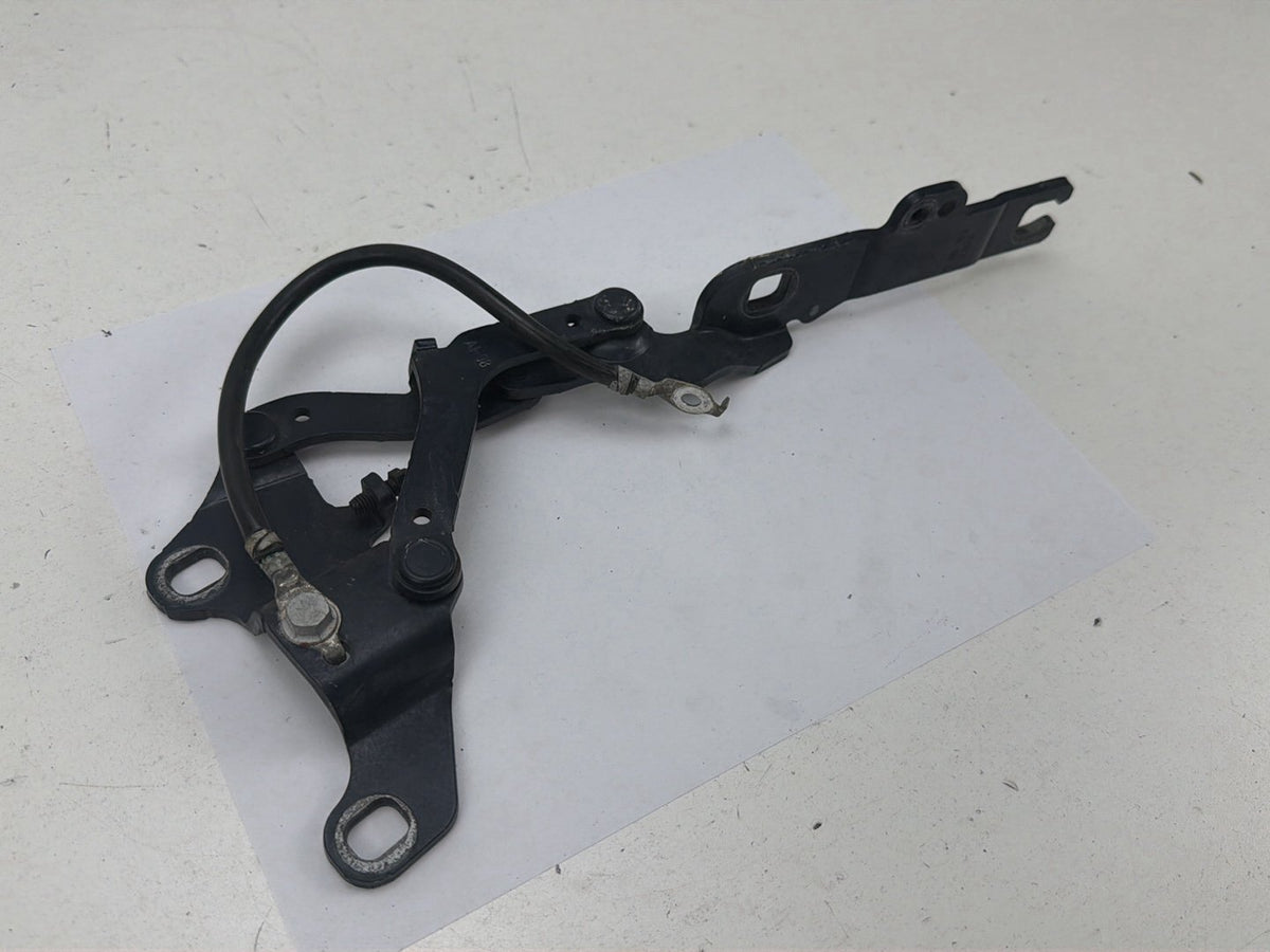 2007-2008 BMW 328xi Front Left Driver Side Hood Hinge 7115263 OEM