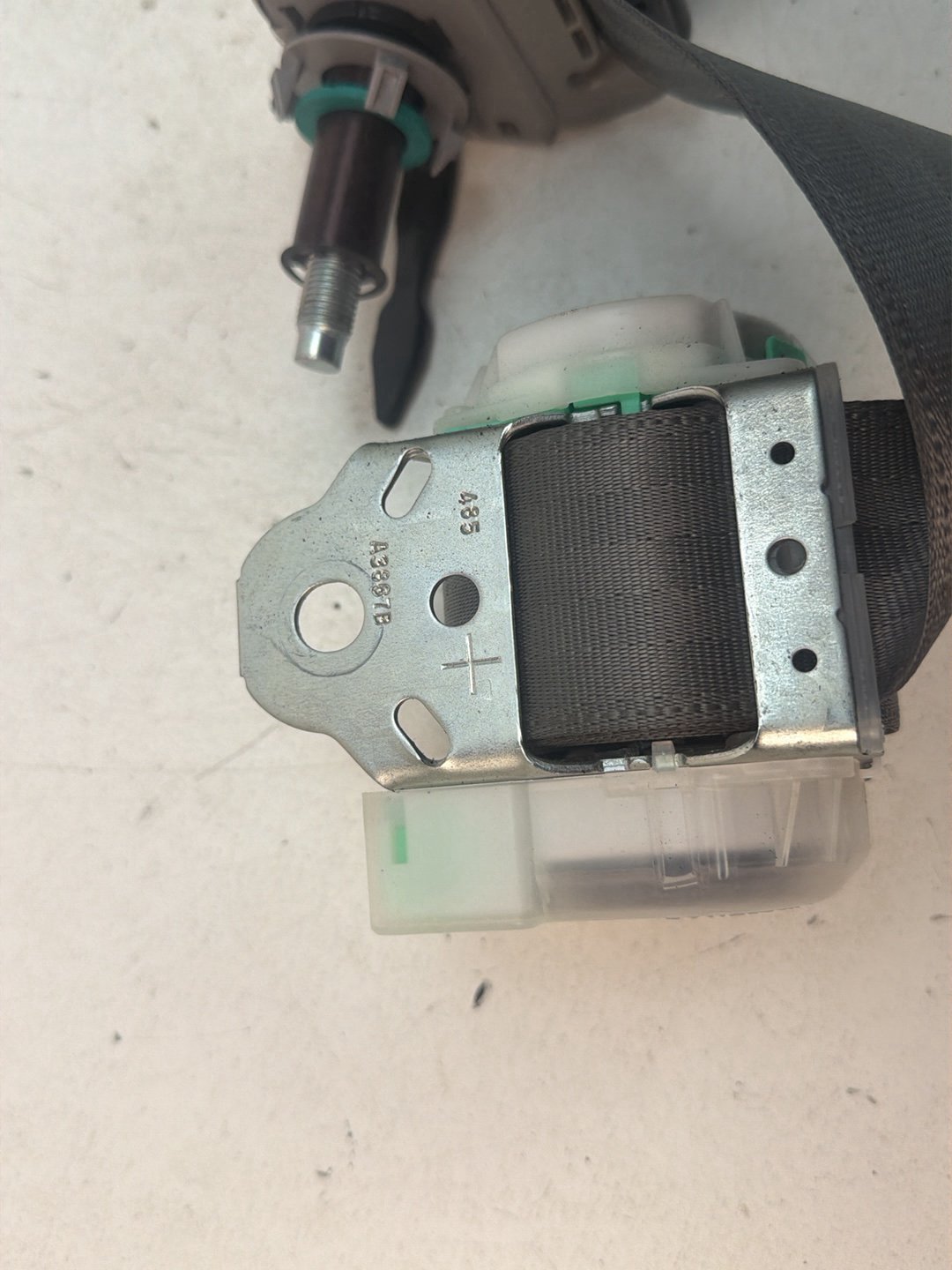 2015-2017 Toyota Sienna L30 - 3rd Third Row Rear Left Side Seat Belt A3867B OEM