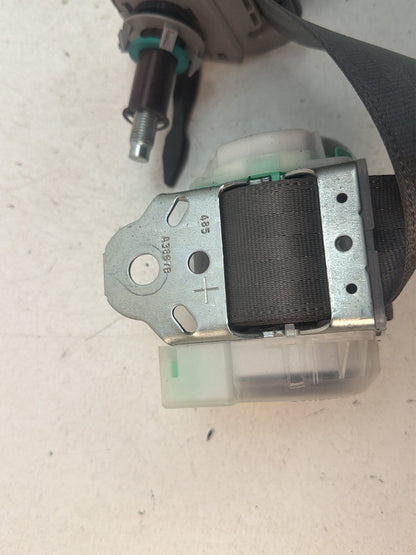 2015-2017 Toyota Sienna L30 - 3rd Third Row Rear Left Side Seat Belt A3867B OEM