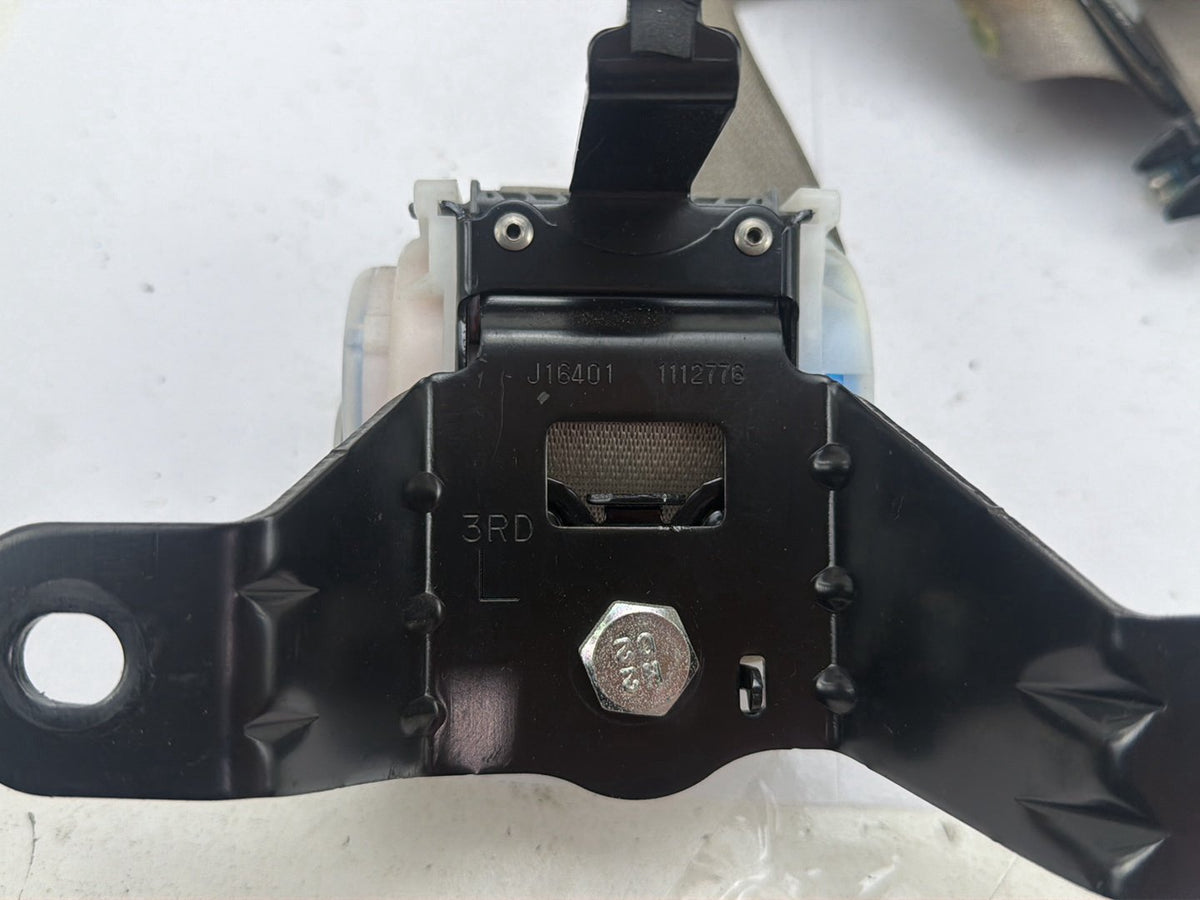 2015-2018 Kia Sedona Rear Left Driver Side Seat Belt Retractor 89870-A9500 OEM