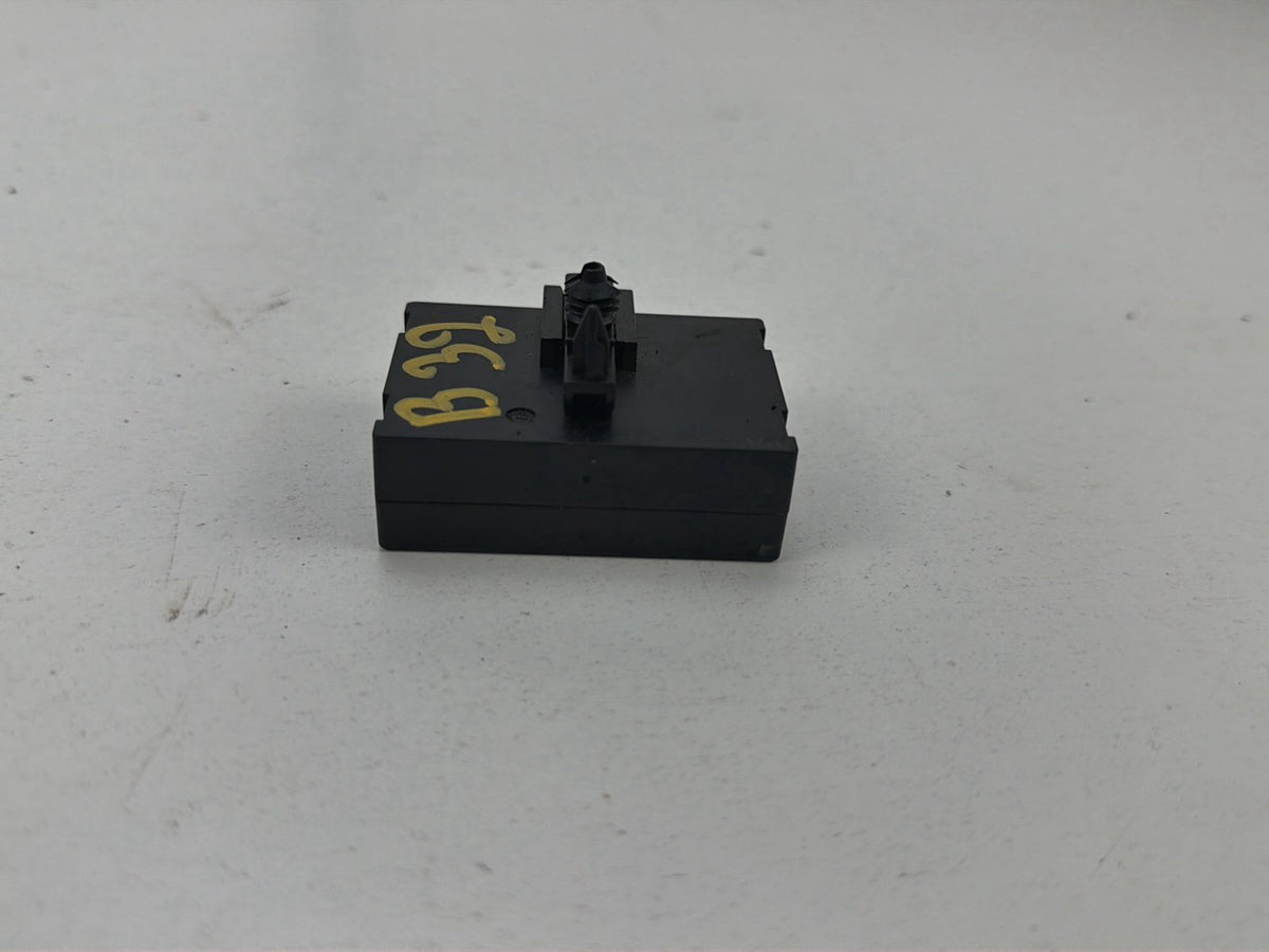 2010-2012 Mercedes-Benz E-Class Rear View Backup Camera Control Module OEM