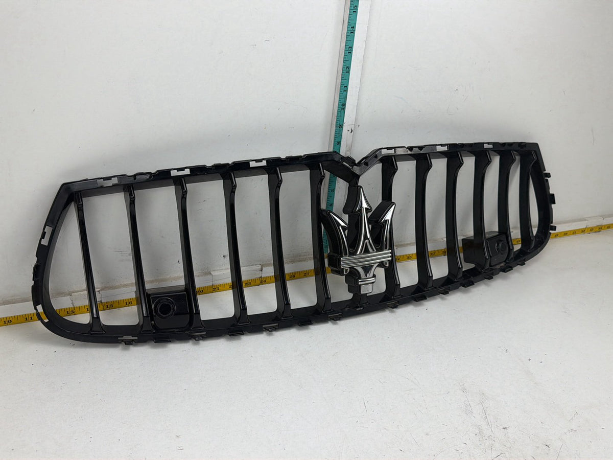 2014-2017 Maserati Ghibli Front Bumper Center Radiator Grille OEM