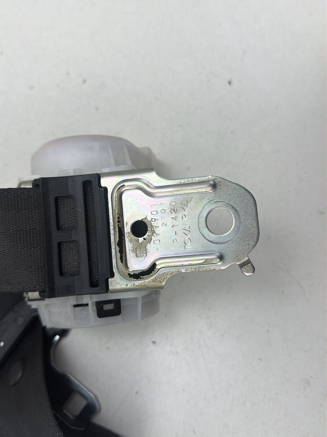 2009-2013 Infiniti G37- Rear Center Middle Seat Belt Retractor H073818 OEM