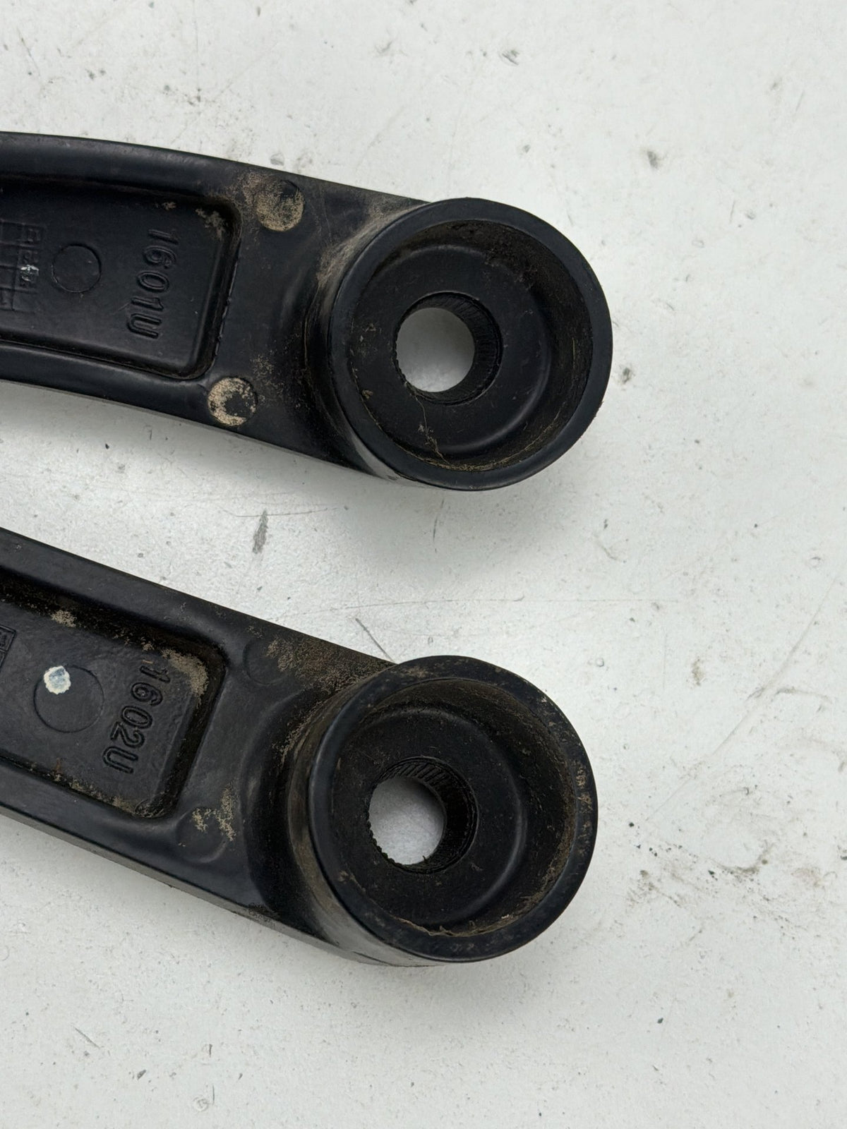 2011-2016 Chevrolet Cruze Front Left & Right Side Wiper Arm Set of 2 OEM