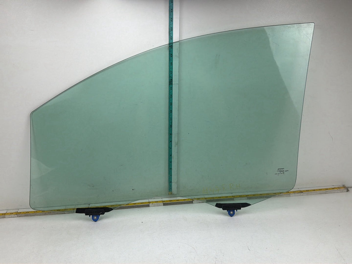 2017-2020 Toyota Sienna Front Right Passenger Side Door Window Glass OEM