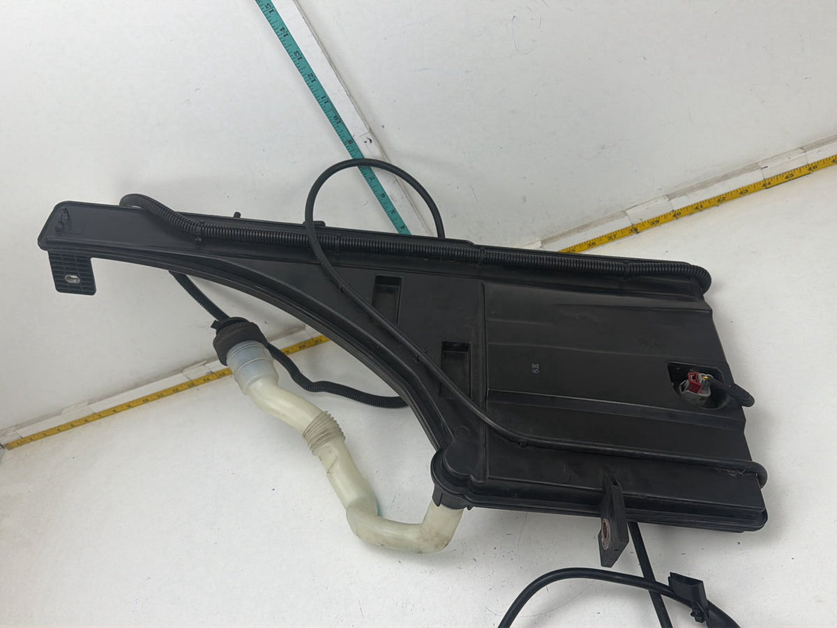 2014-2019 Maserati Ghibli III M157 Windshield Washer Reservoir Bottle Tank OEM