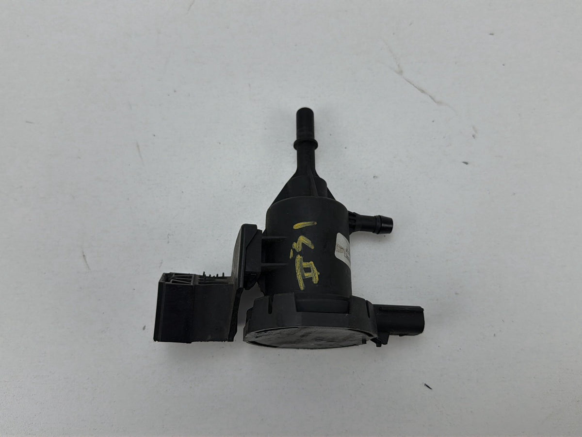 2007-2013 Mercedes-Benz S-Class W221- Fuel Purge Valve A0014760532 OEM