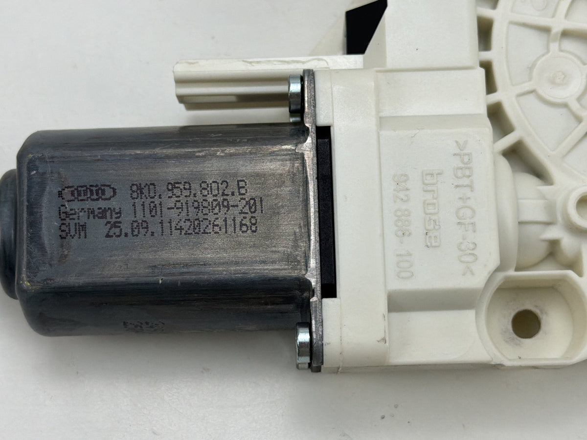 2012-2018 Audi A7 Right Front Passenger Side Window Motor 8K0959802B OEM