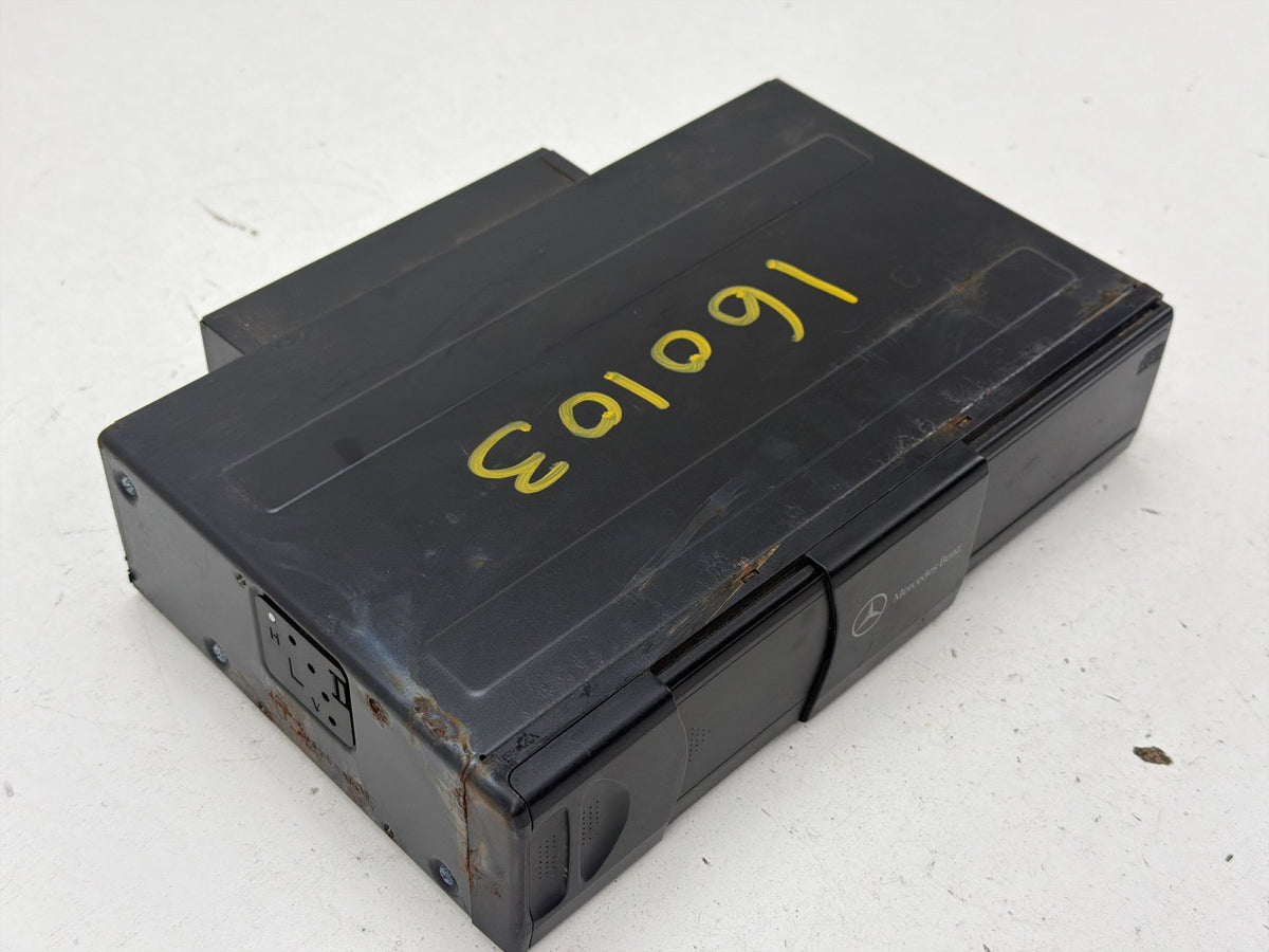 2003-2006 Mercedes-Benz CL500 CL600 CD Changer Disc Player A2208274642 OEM
