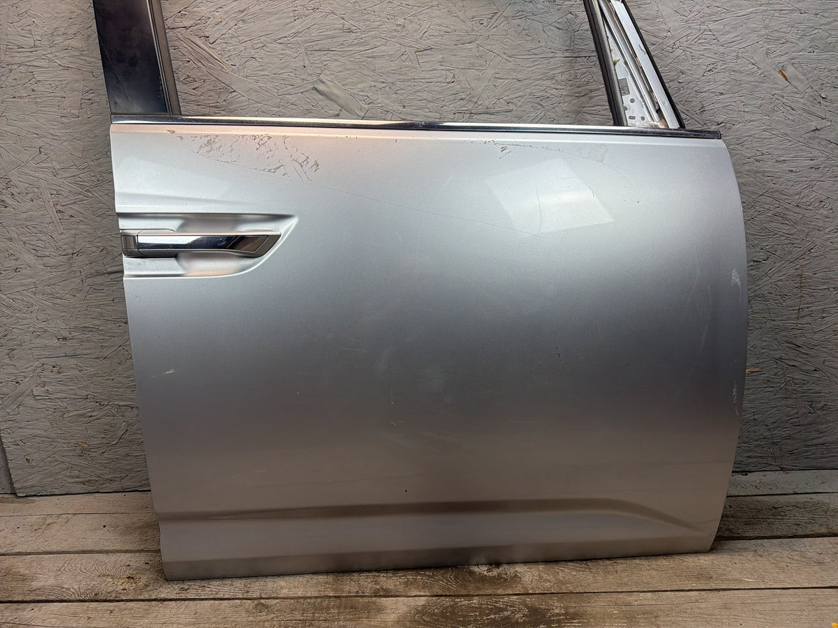 2011-2017 Honda Odyssey Front Right Passenger Side Door Shell w/ Door Handle OEM
