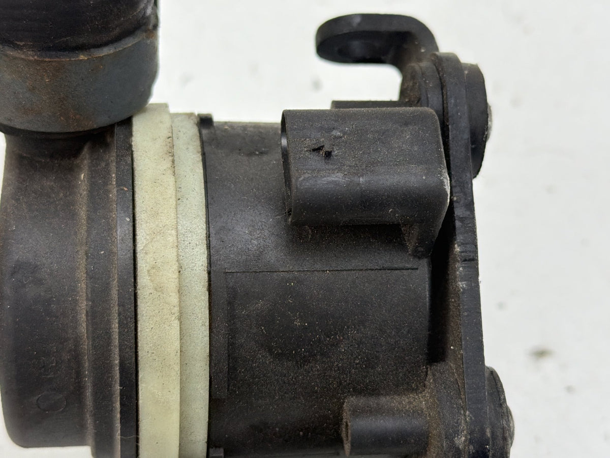 2009-2017 Audi Q5 Auxiliary Electric Coolant Water Pump 06H 121 079 R OEM