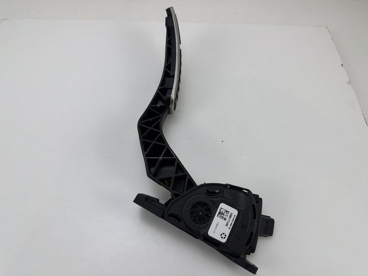 2014-2021 Maserati Quattroporte Electronic Accelerator Gas Pedal 6PV93396608 OEM