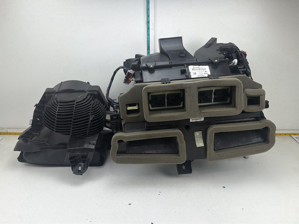 2014-2017 Maserati Ghibli M157 Front HVAC Heater Blower Motor Housing Box OEM