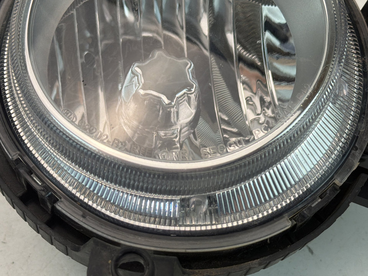 2014-2016 Kia Soul Front Right Bumper Passenger Side Fog Light Lamp 92202-B2 OEM