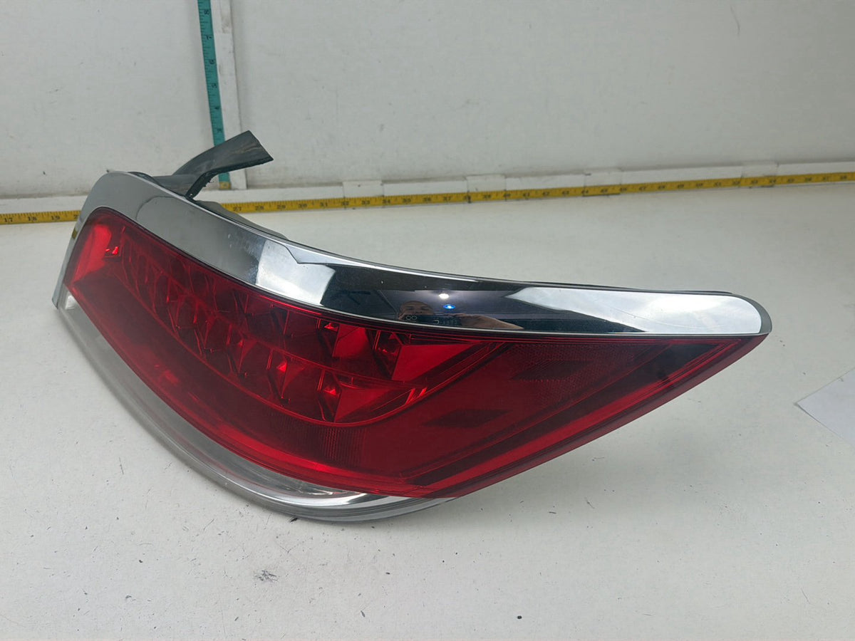 2010-2013 Buick LaCrosse Rear Right Passenger Side Tail Light 20856168 OEM