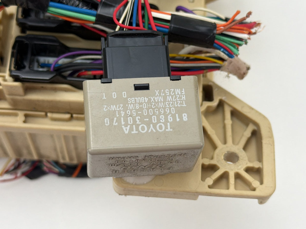 2007-2009 Lexus ES350 V40 Interior Cabin Fuse Relay Box Junction Block OEM