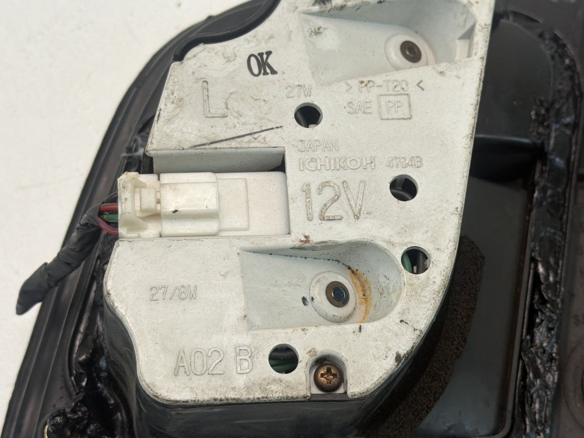 1995 - 1996 Nissan Maxima Rear Left Driver Side Lid Mounted Inner Tail Light OEM