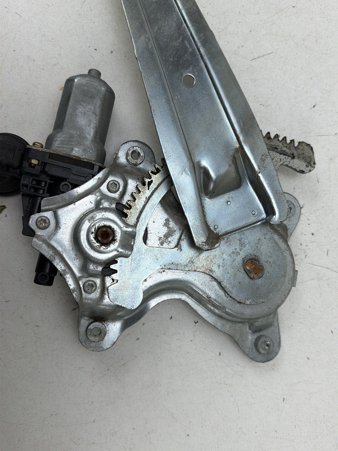 2003-2009 Toyota 4Runner Rear Right Passenger Side Window Regulator Motor OEM