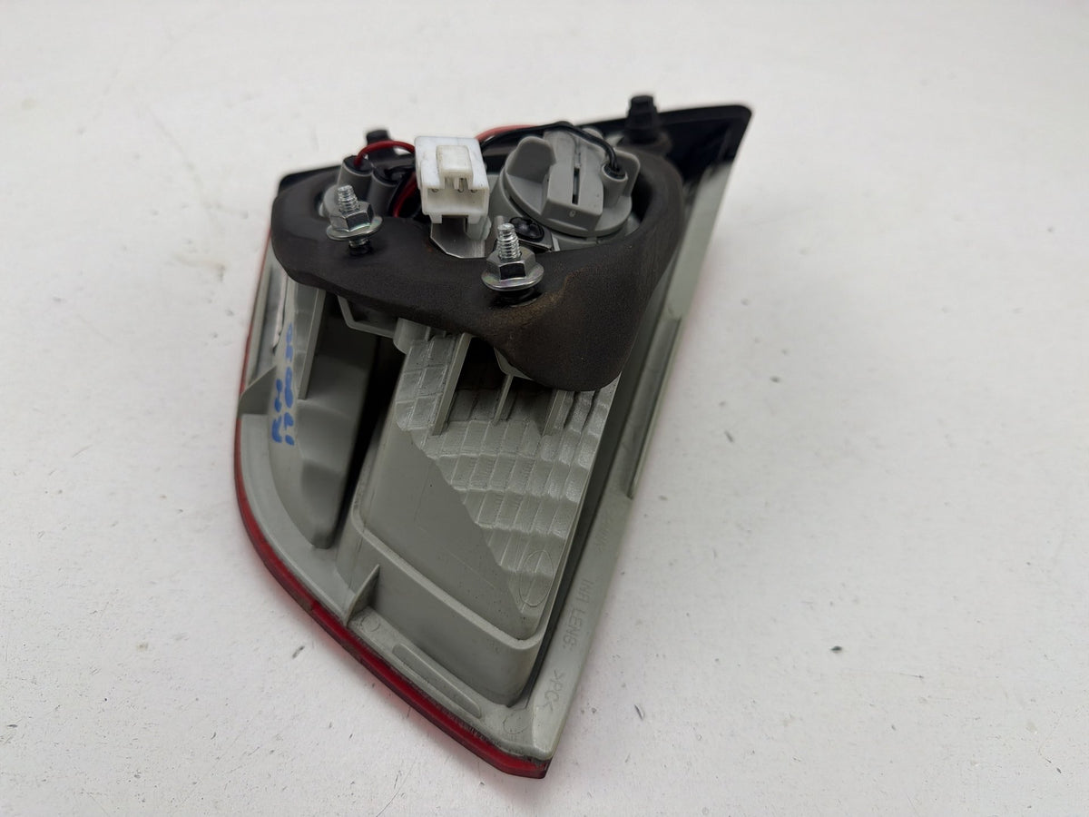 2010-2015 Hyundai Tucson Passenger Right Inner Tail Light Lamp 92406-2S02 OEM