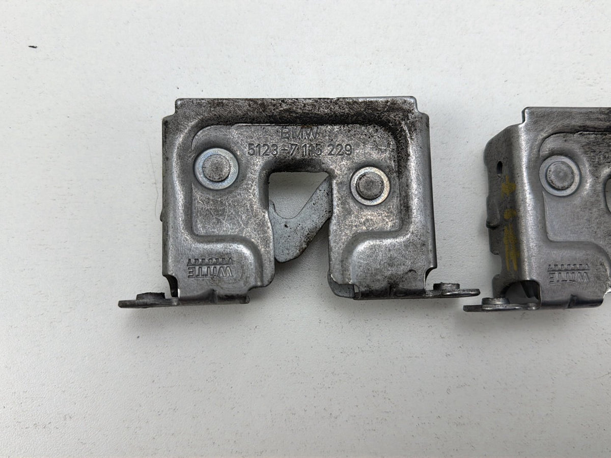 2014 BMW X1 E84 SUV Hood Latch 5123-7115 229 OEM